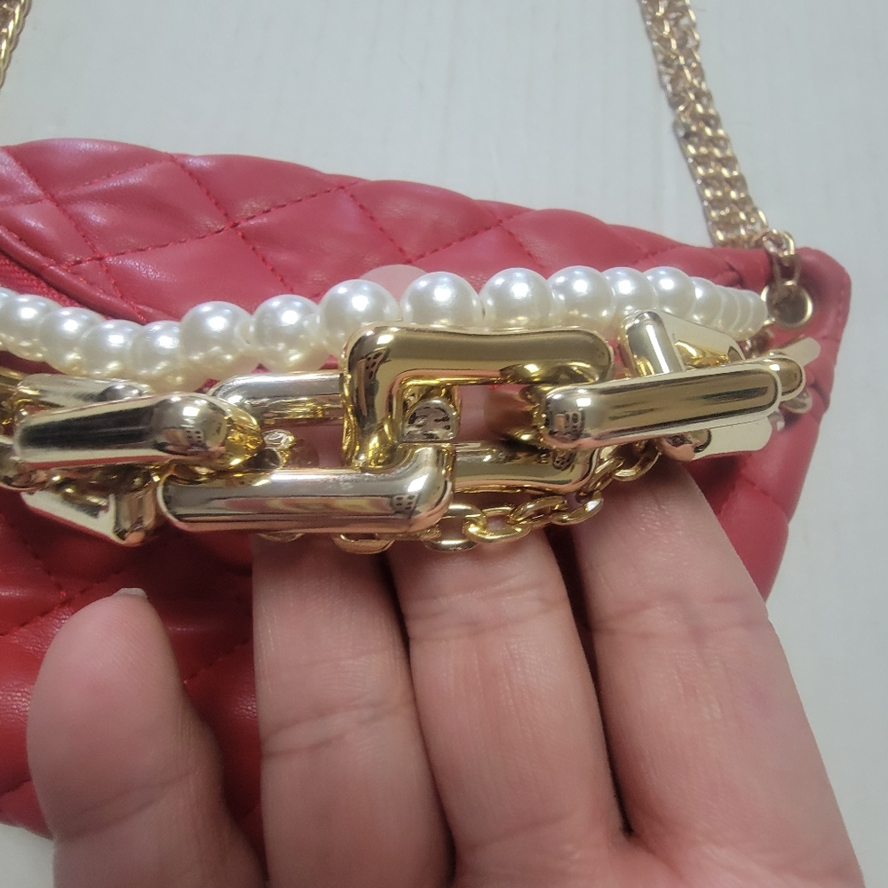 Red Chain Purse - Picture 6 of 15